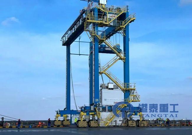 湖南常德港口轮胎式起重机厂家轮胎式起重机行走机构的优势特点