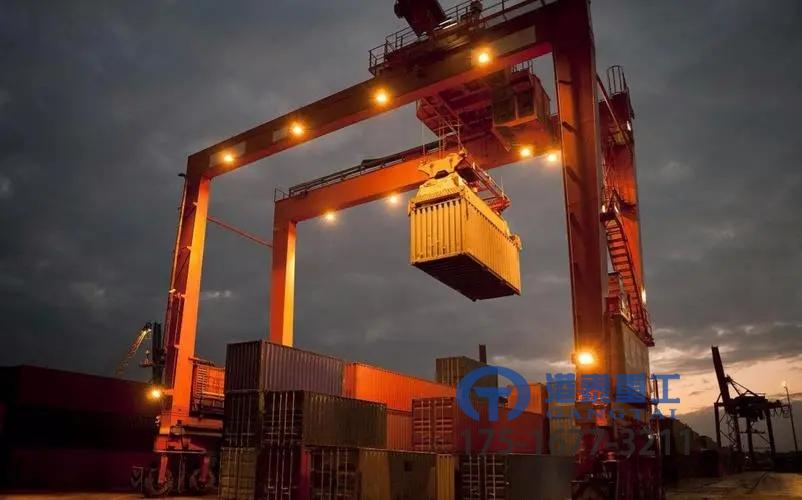 湖南娄底港口轮胎式起重机厂家轮胎式起重机的工作原理