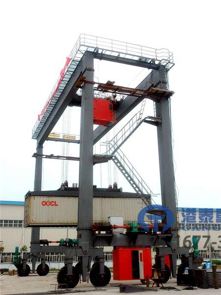 安徽蚌埠轮胎式集装箱起重机厂家轮胎式集装箱起重机的照明系统优势