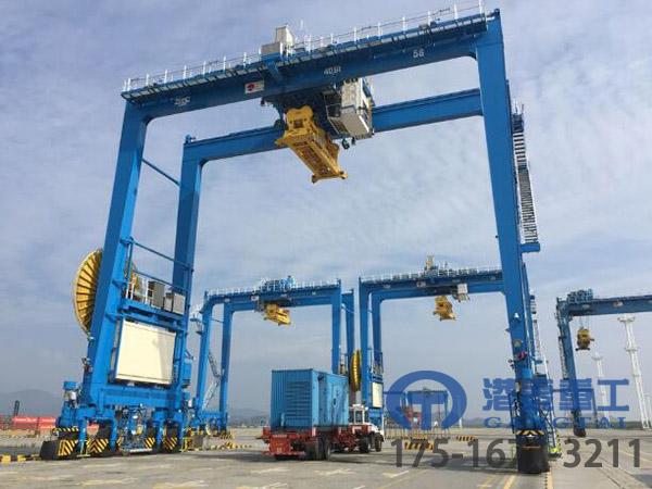 安徽亳州港口轮胎式起重机厂家轮胎式起重机的桁架臂和箱型臂有什么区别？