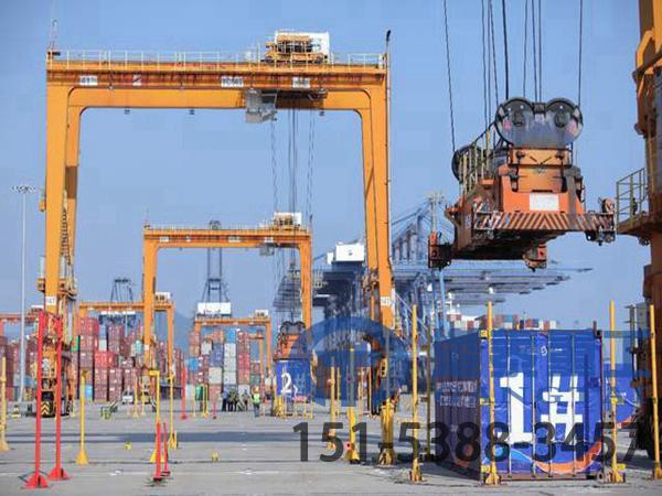 福建福州轮胎式集装箱起重机厂家设备维护保养注意事项