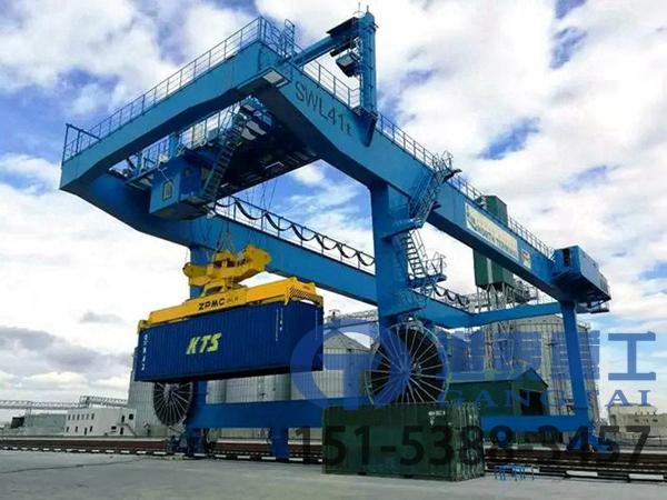 湖南岳阳轮胎式集装箱起重机厂家设备耐磨轮胎+强化底盘