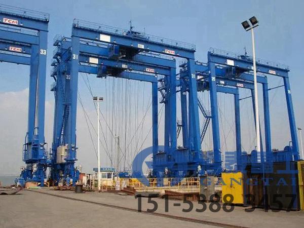 江苏南通轮胎式集装箱起重机厂家 驭绿色动力，筑低碳未来