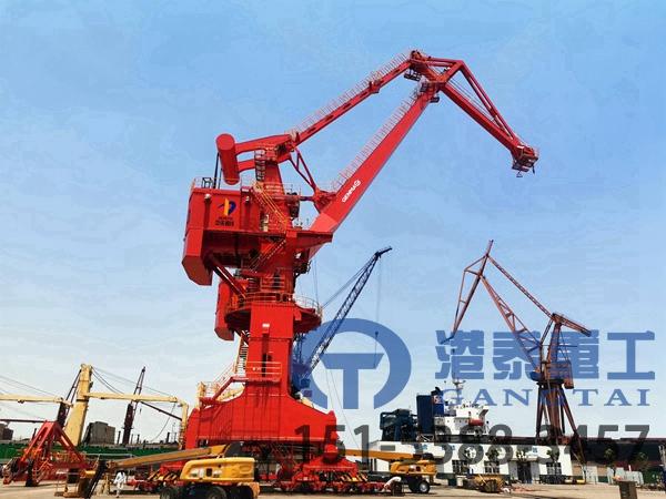 山东青岛固定式门座起重机厂家为您的工况定制专属固定式门座起重机