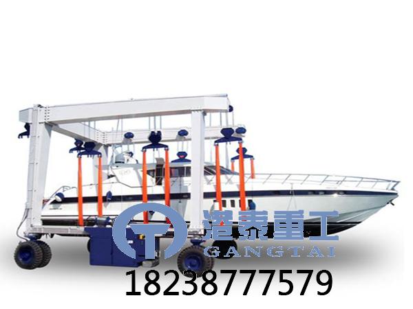 广东佛山游艇搬运机作业前的准备环节