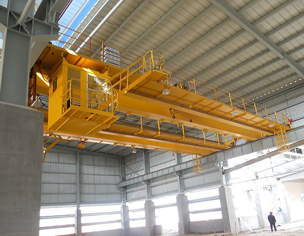 山东威海双梁行吊起重机厂家桥式起重机特点